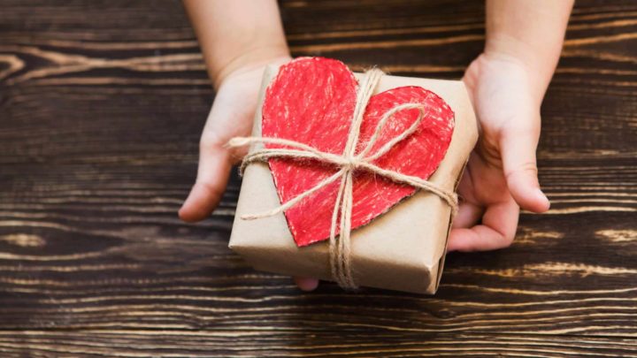Get FREE Christmas Gifts and Food in Benton County, AR