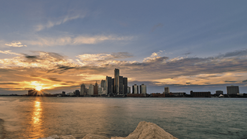 detroit michigan skyline