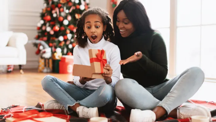 mom figured out how to apply for free Christmas gifts near me so her child could get holiday help in Pennsylvania