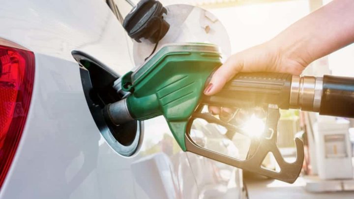 15 Easy Tricks to Save Gas Money