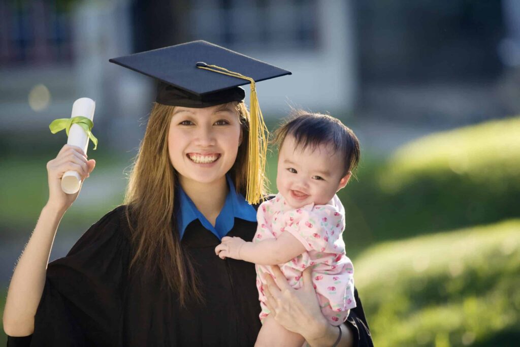 50 Incredible Scholarships For Single Moms Low Income Relief