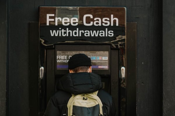 who gets ebt cash benefits