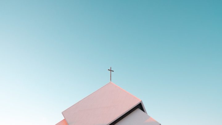 How to Find Churches That Help Pay Bills