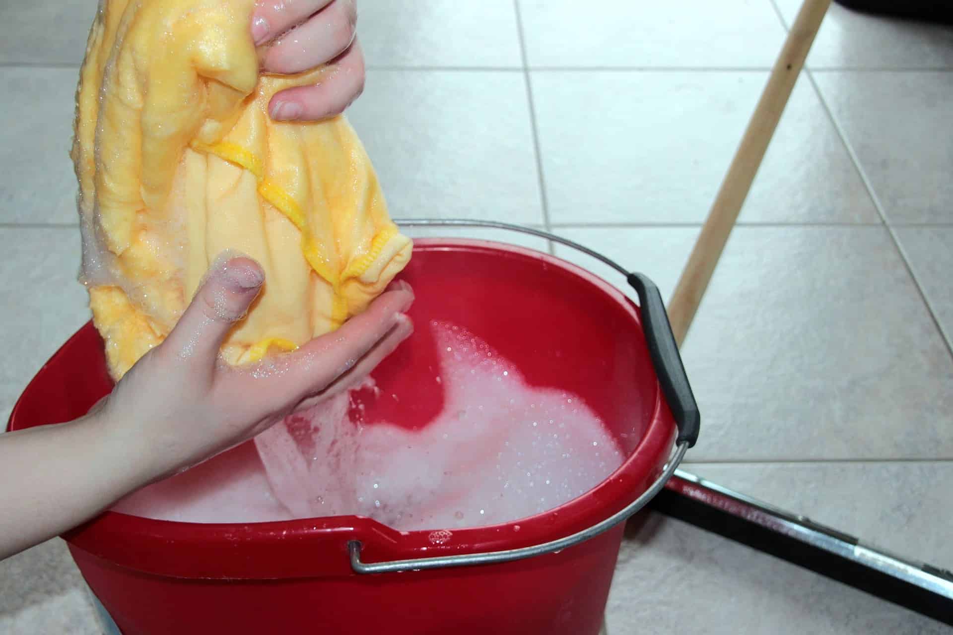 9 Quick & Easy DIY Floor Cleaner Recipes