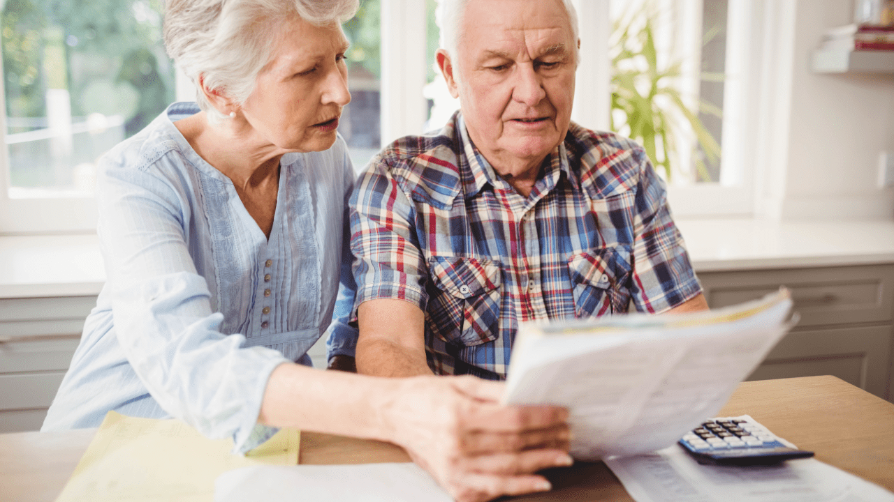 seniors look at their ComEd bill asking if ComEd offers a senior discount