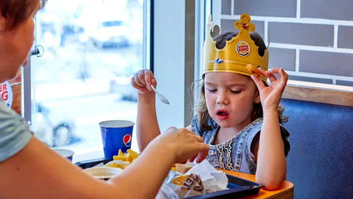 family gets free food because 11 burger king restaurants accept EBT in Maryland