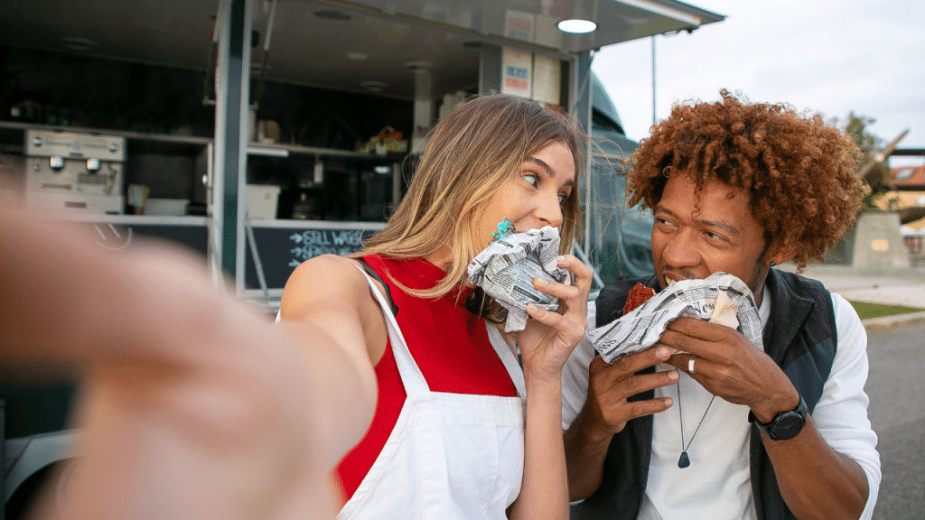couple enjoys meals from restaurants that accept ebt in the Bay Area California